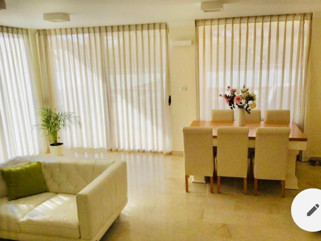 Villa Glamour Eilat Family Only Екстер'єр фото